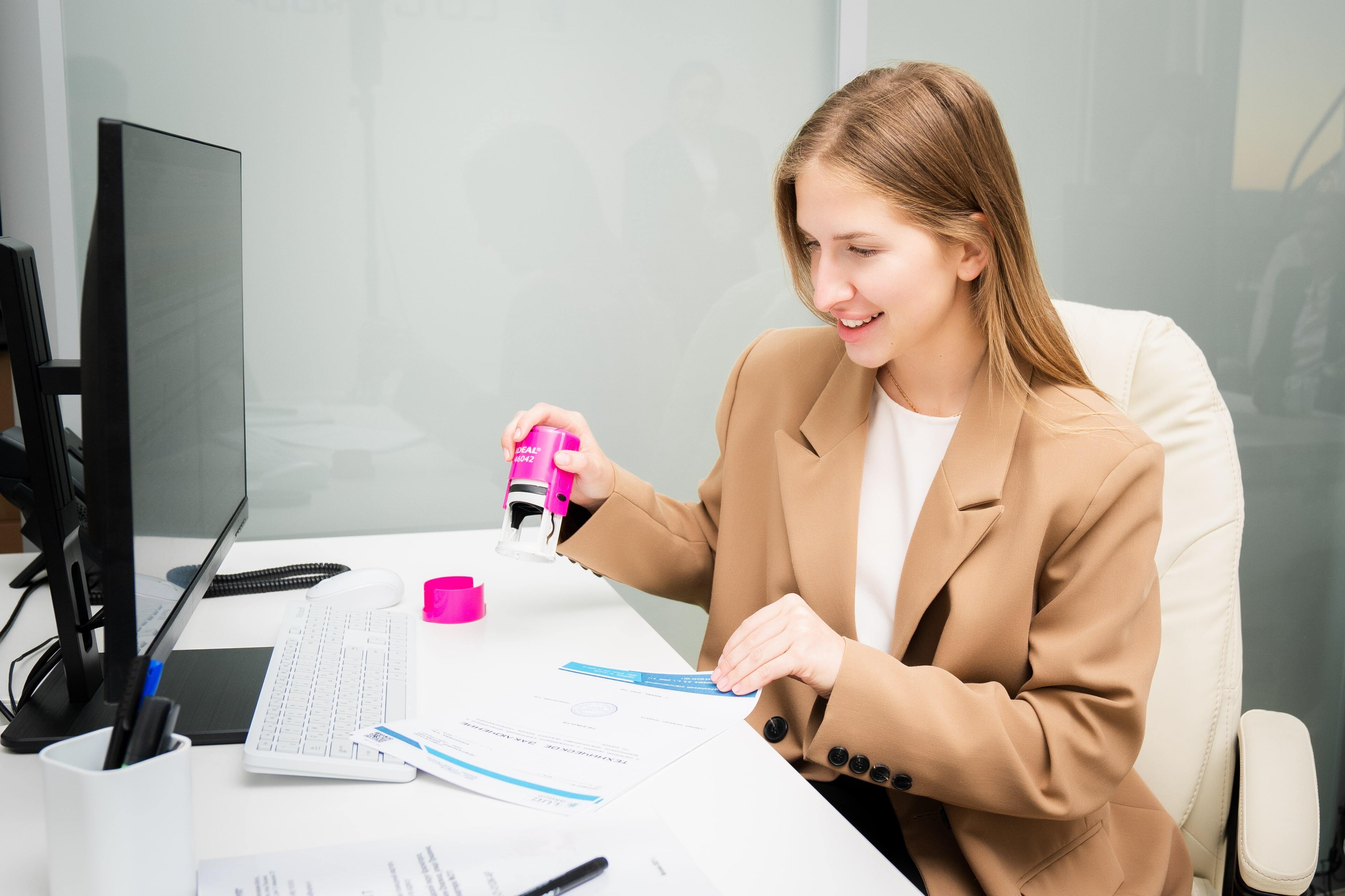 Менеджер по работе с клиентами
